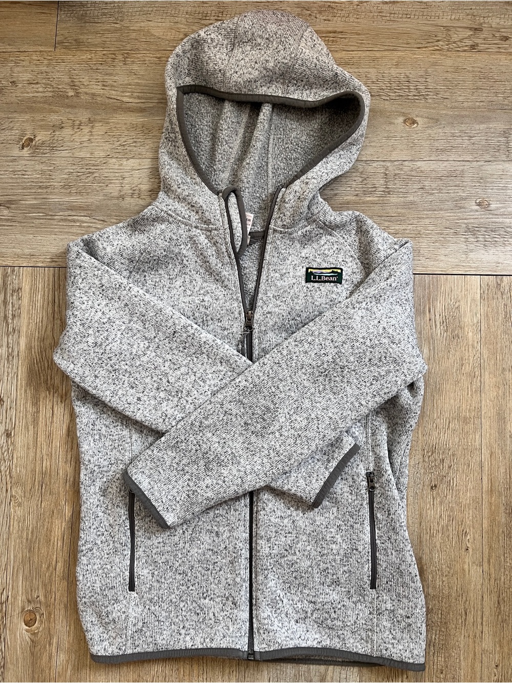 Kids’ Women’s Grey Fleece Sweater Hoodie Jacket. Fits like women’s xs